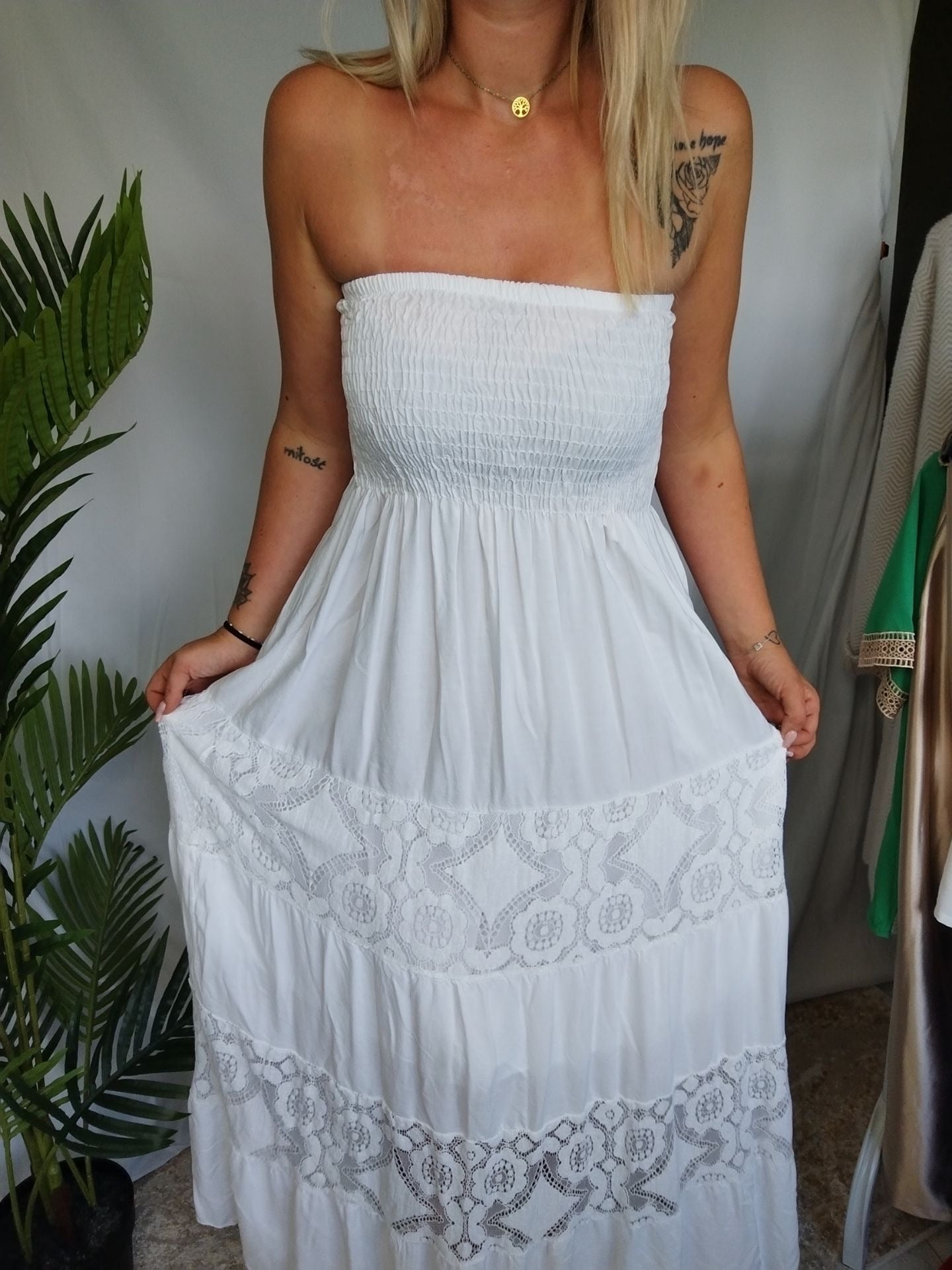 ROBE BLANCHE DENTELLE